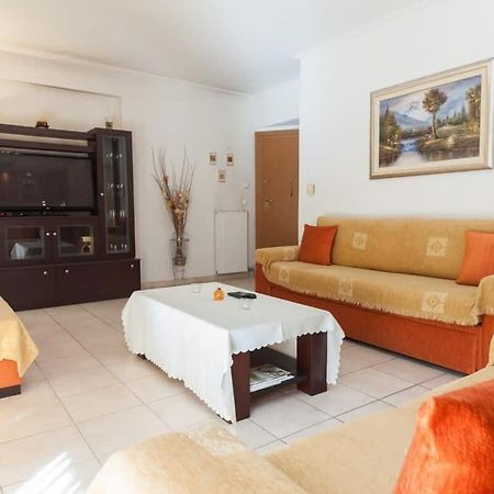 Scenic Balcony Apt In Vibrant Petralona أثينا المظهر الخارجي الصورة