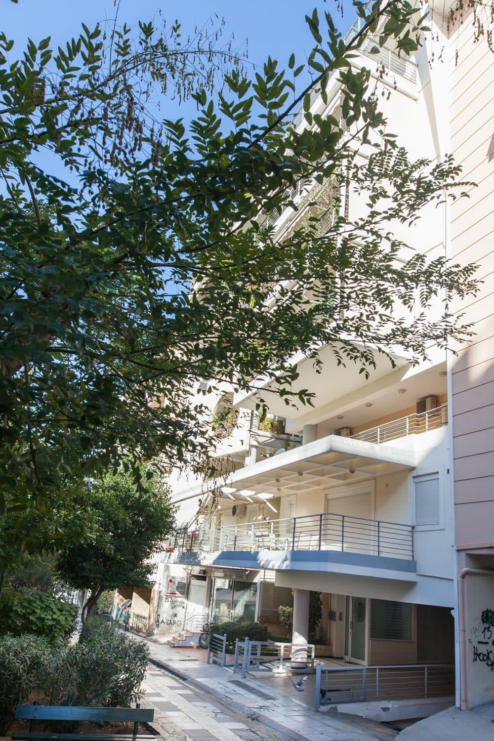 Scenic Balcony Apt In Vibrant Petralona أثينا المظهر الخارجي الصورة